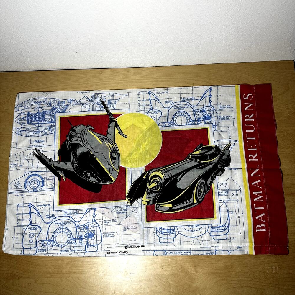 Vintage 1992 Batman Returns DC Comics Pillow Case Multicolor 30"x18" - Picture 4 of 4